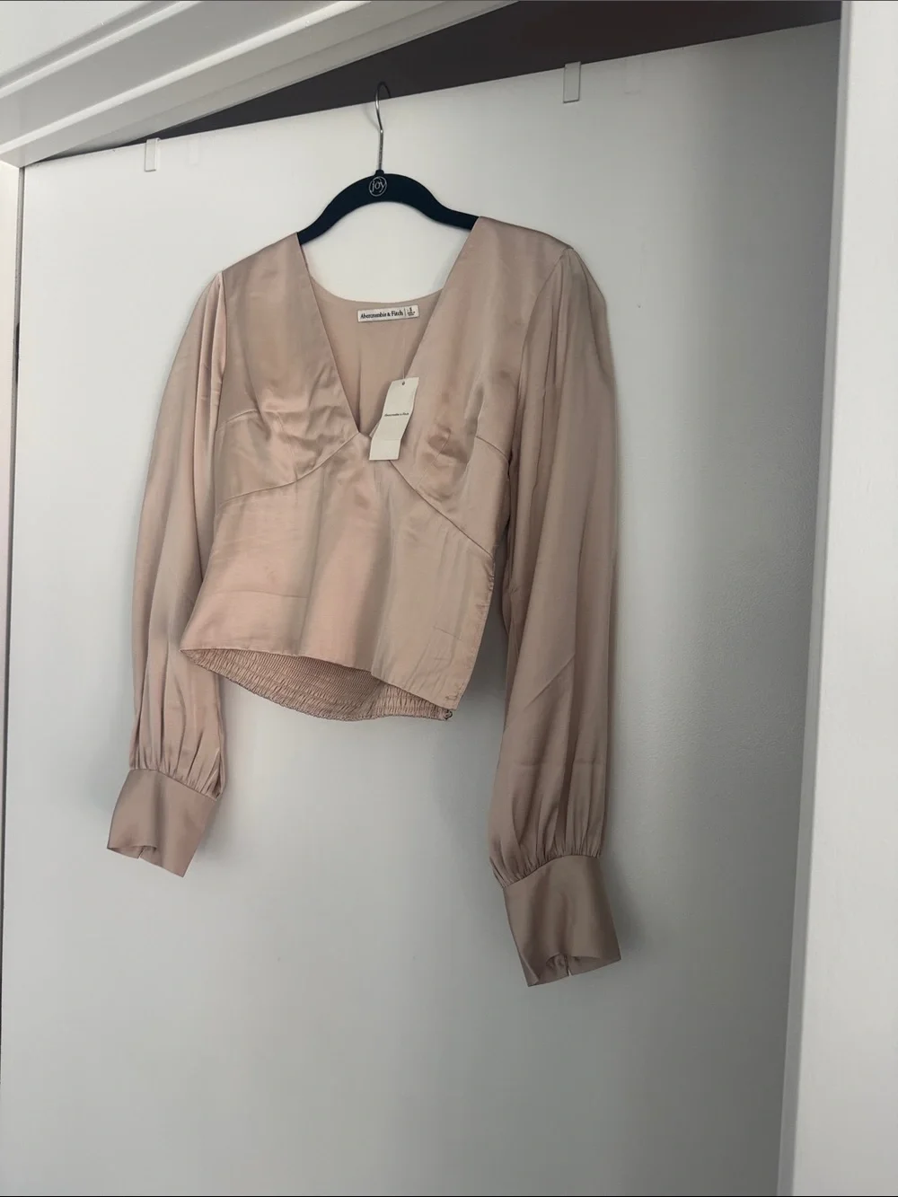 Abercrombie & Fitch Satin V-Neck Blouse in Blush